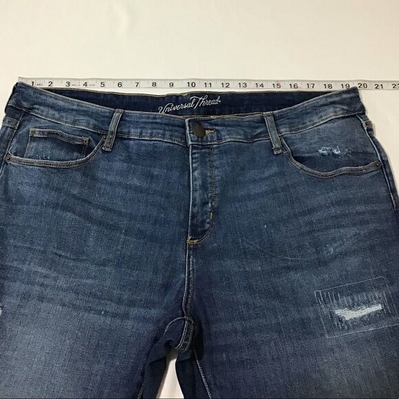 Universal Thread Distressed Straight Leg Jeans - Picture 3 of 10